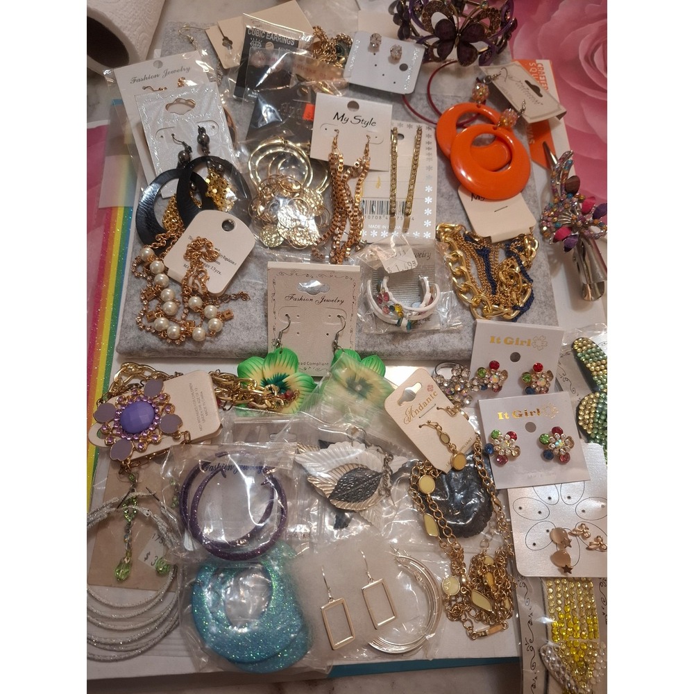 Jewelry - Picture 4 of 6